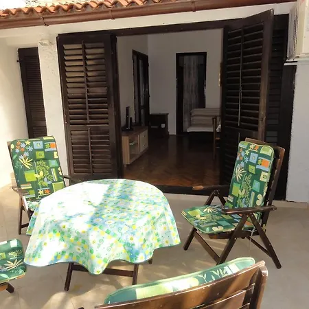 House Lavanda アパート ポレッチ